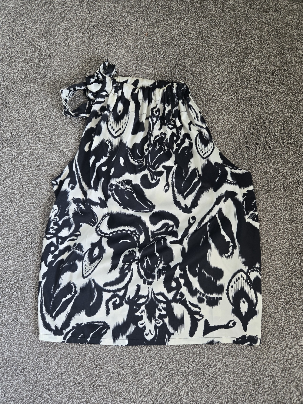 Choklate Paris Black & White One-Shoulder Printed Camisole